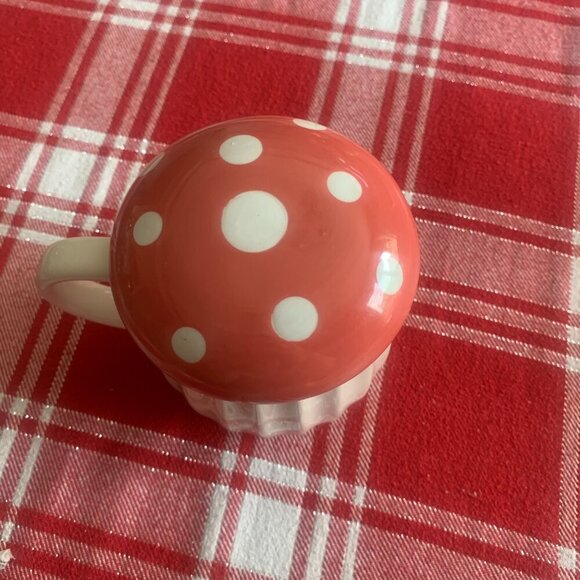 Cute Lidded Mushroom Cup - Picture 2 of 3